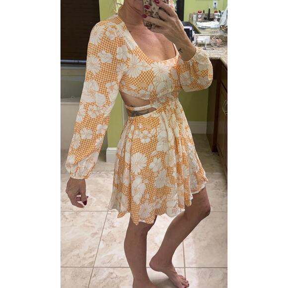 Endless Blu NWT Dress Small boho floral flower cut out back long sleeve cottage - Picture 3 of 8